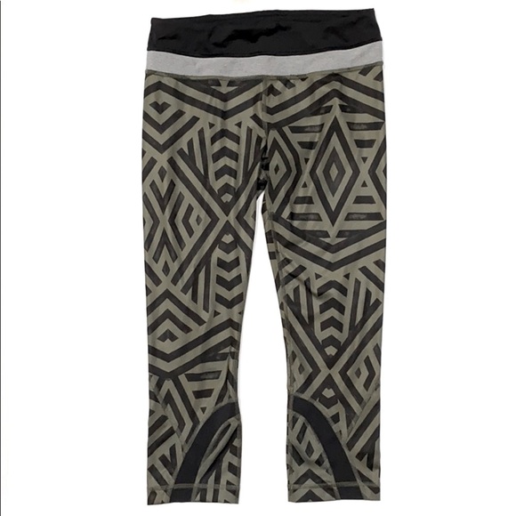 Lululemon Run: Inspire Crop II Full-On Luxtreme in Chevron Shuffle - Picture 7 of 14